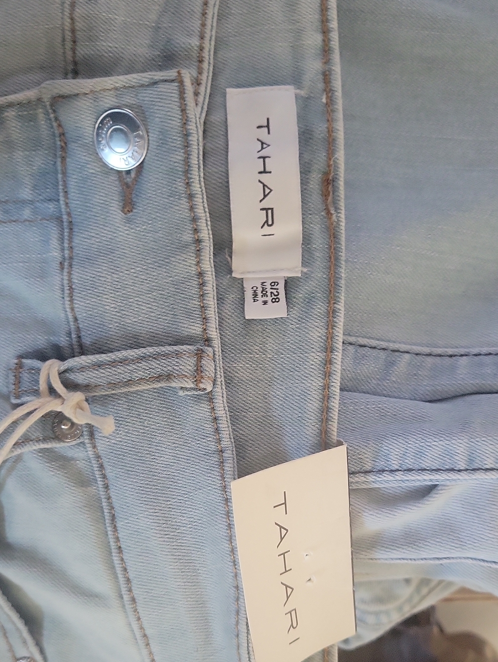 Tahari Pale Blue Denim Jeans